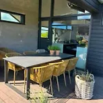 Luxurious With Sauna & Outdoor Hot Tub *