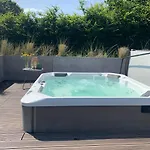 Luxurious With Sauna & Outdoor Hot Tub 度假居 Hejls