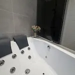 度假居 Luxurious With Sauna & Outdoor Hot Tub *