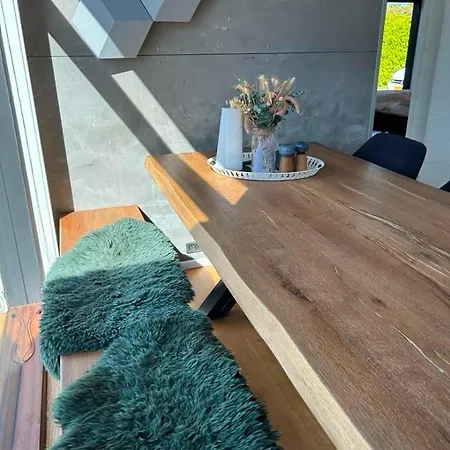 Luxurious With Sauna & Outdoor Hot Tub *