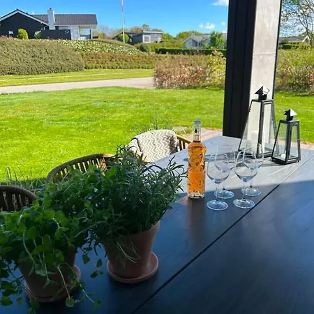 펜션 Luxurious With Sauna & Outdoor Hot Tub