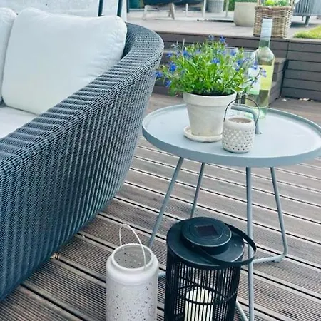 Luxurious With Sauna & Outdoor Hot Tub 펜션 *