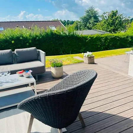 Luxurious With Sauna & Outdoor Hot Tub Casa vacanze