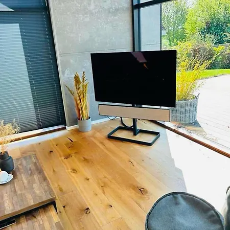 Luxurious With Sauna & Outdoor Hot Tub