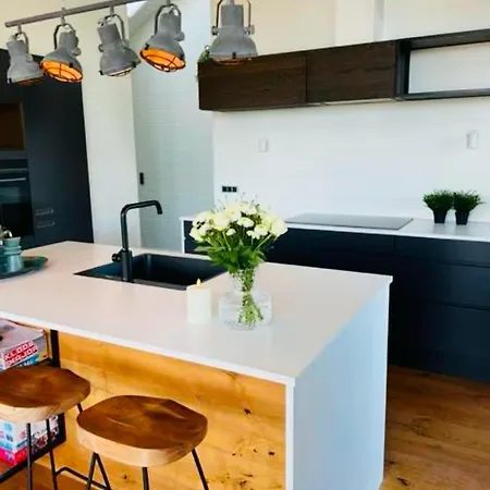 Luxurious With Sauna & Outdoor Hot Tub 펜션