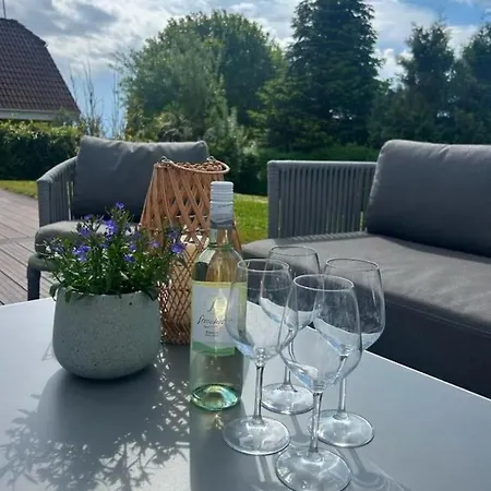 Luxurious With Sauna & Outdoor Hot Tub Casa vacanze Hejls