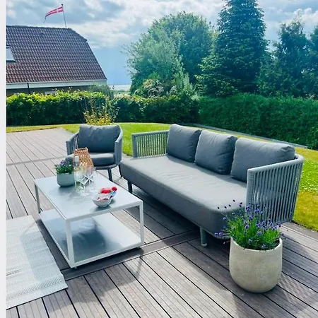 펜션 Luxurious With Sauna & Outdoor Hot Tub 하일스