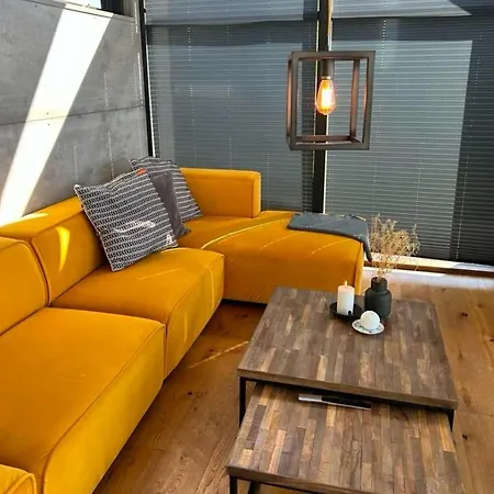 Luxurious With Sauna & Outdoor Hot Tub 펜션