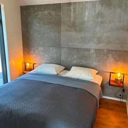 펜션 Luxurious With Sauna & Outdoor Hot Tub *