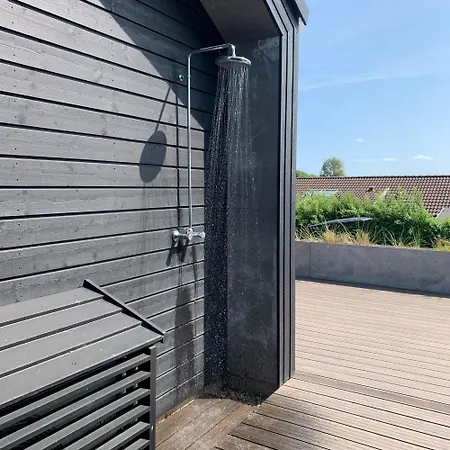 펜션 Luxurious With Sauna & Outdoor Hot Tub 하일스