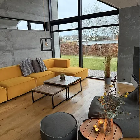 Casa de Férias Luxurious With Sauna & Outdoor Hot Tub