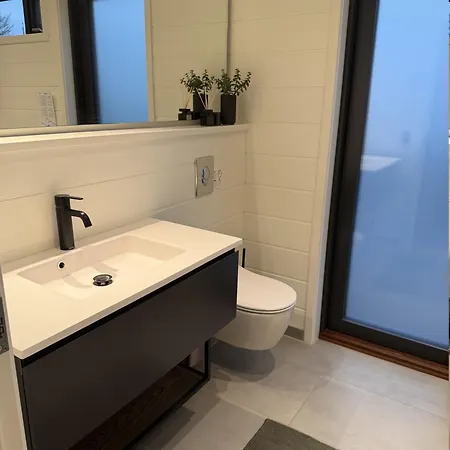Luxurious With Sauna & Outdoor Hot Tub * Hejls