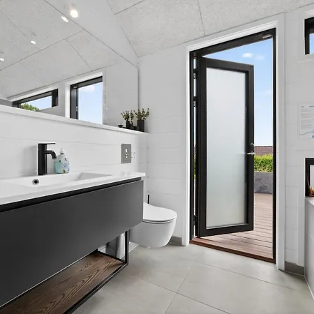 Luxurious With Sauna & Outdoor Hot Tub * Hejls