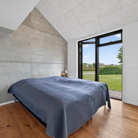 Luxurious With Sauna & Outdoor Hot Tub