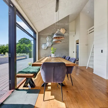 Luxurious With Sauna & Outdoor Hot Tub