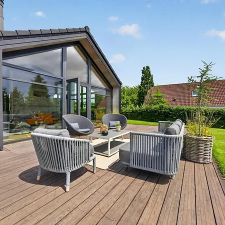 Luxurious With Sauna & Outdoor Hot Tub