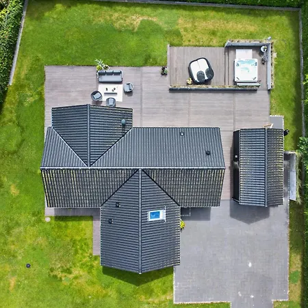 Casa de Férias Luxurious With Sauna & Outdoor Hot Tub Hejls